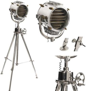 Maritieme projectorlamp uit 1930 op Marconi II-statief: SL04