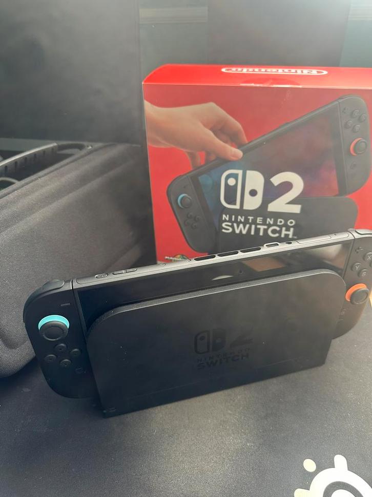 Nintendo Switch 2, Games en Spelcomputers, Spelcomputers | Nintendo Switch, Zo goed als nieuw, Met 2 controllers, Ophalen