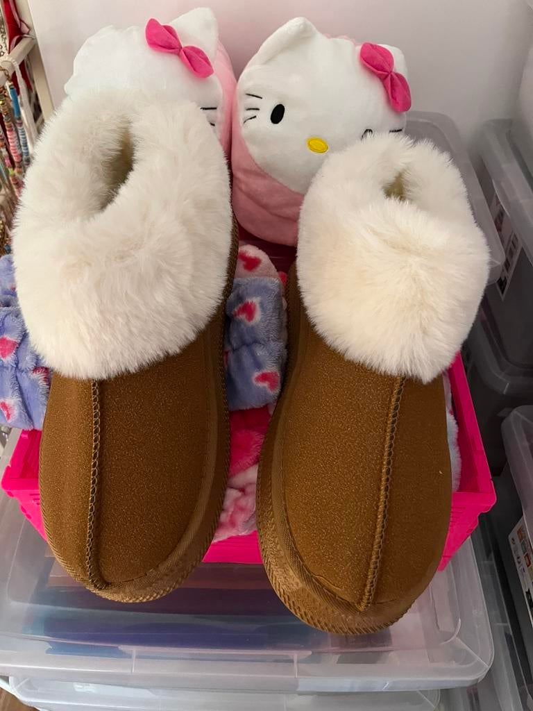 Bottes pantoufles 38 neuves, Enlèvement ou Envoi, Pantoufles