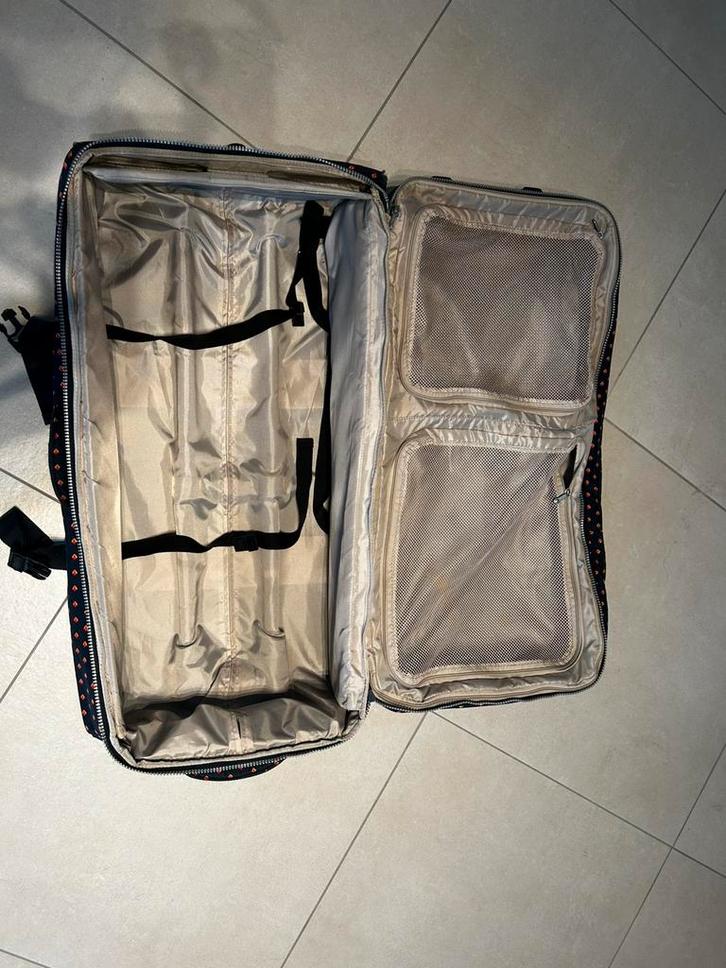 Valise Kipling en bon état de fonctionnement., Handtassen en Accessoires, Koffers, Gebruikt, 70 cm of meer, 35 tot 45 cm, Wieltjes