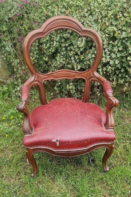 Stijlvolle fauteuil om te renoveren, Antiek en Kunst, Antiek | Meubels | Stoelen en Sofa's, Ophalen