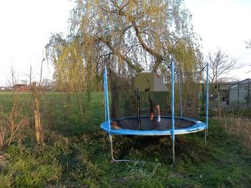Trampoline WEG. OPGEHAALD. beschikbaar voor biedingen