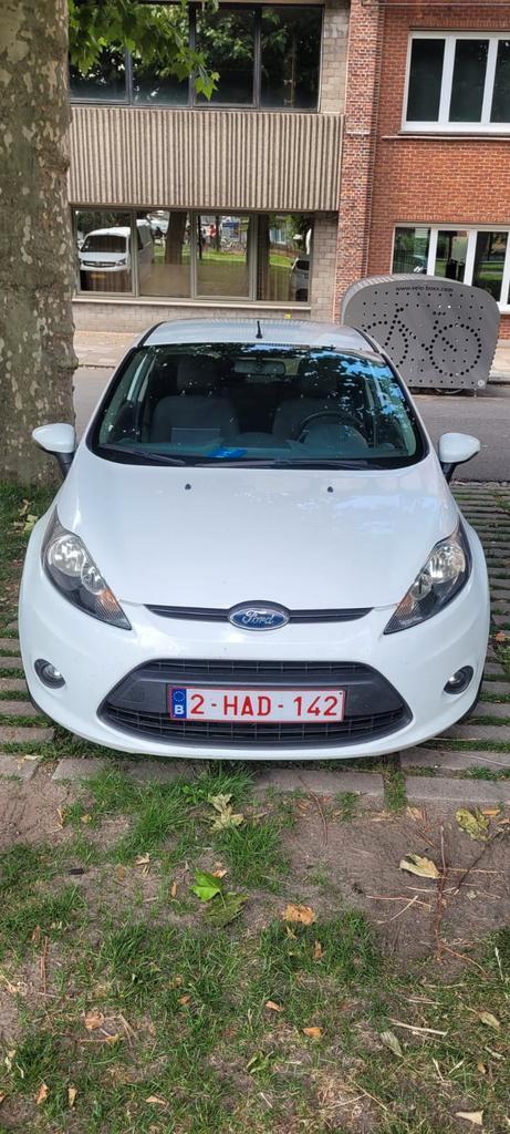 Ford fiesta EURO 5 1.6 diesel met roze vorm, Auto's, Ford, Particulier, Diesel, Euro 5, 3 deurs, Handgeschakeld, Ophalen
