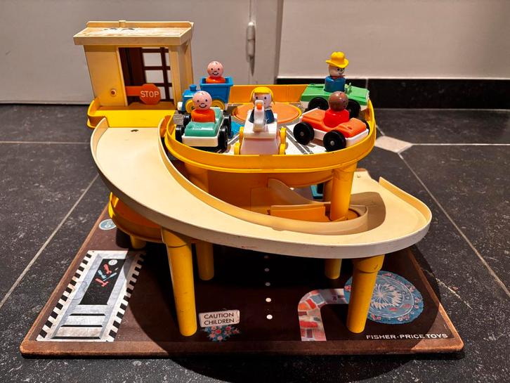 Fisher-Price vintage garage — auto's en personages, Kinderen en Baby's, Speelgoed | Fisher-Price, Gebruikt, Overige typen, Ophalen