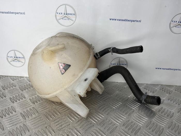 Réservoir d'expansion d'un Mercedes Sprinter, Autos : Pièces & Accessoires, Autres pièces automobiles, Mercedes-Benz, Utilisé