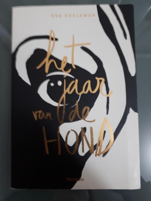 Boek 'Het jaar van de hond' Eva Daeleman, Boeken, Overige Boeken, Zo goed als nieuw, Ophalen