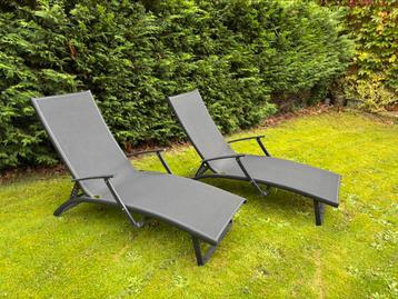 Chaises longues orientables Vinci anthracite disponible aux enchères