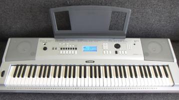 Yamaha DGX-230 Portable Grand, Musique & Instruments, Enlèvement ou Envoi, Comme neuf, 1 clavier, Autres types