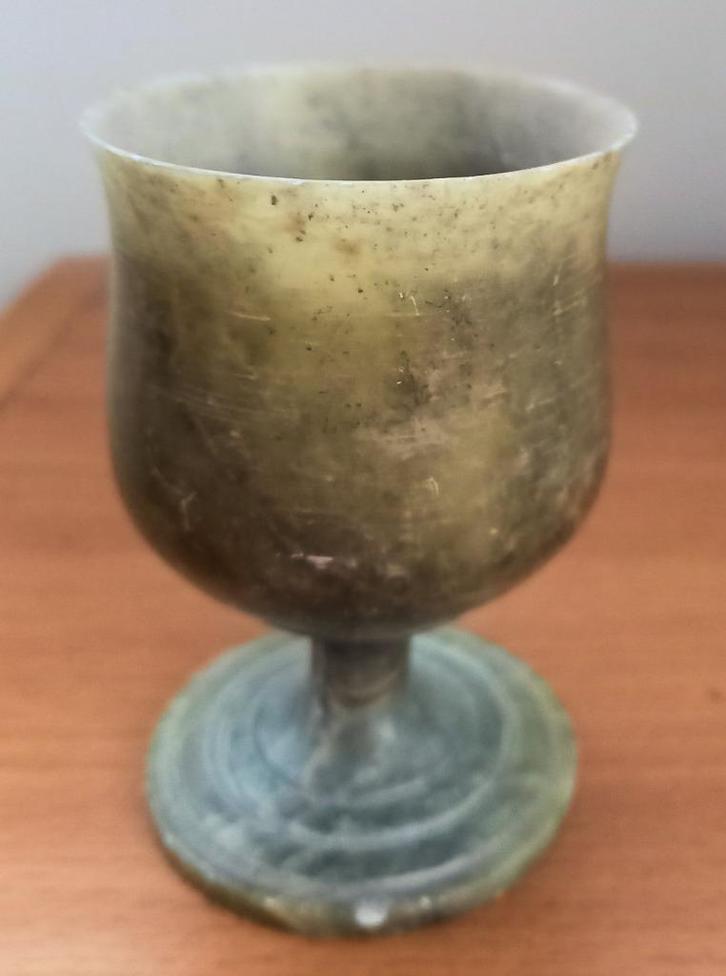 Stenen vaasje (mogelijk Jade of Serpentijn), Antiek en Kunst, Antiek | Vazen, Ophalen of Verzenden