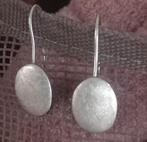 Zilveren oorbellen, ovaal, Handtassen en Accessoires, Oorbellen, Hangers, Verzenden, Zo goed als nieuw, Zilver