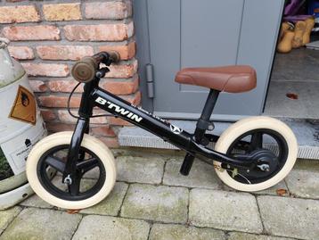 DRAISIENNE ENFANT 10 POUCES RUNRIDE 520 CRUISER NOIR B'TWIN disponible aux enchères