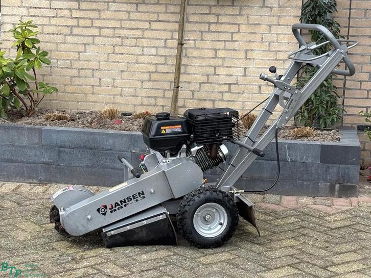Gebruikte bsf13 stronkenfrees Demo Stobbenfrees boomstronken, Zakelijke goederen, Machines en Bouw | Tuin, Park en Bosbouw, Overige typen