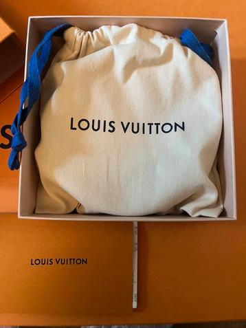 Louis Vuitton Bandoulière  beschikbaar voor biedingen