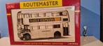 SunStar 1/24 Scale 2903 Routemaster Bus Daily Express RM664, Enlèvement ou Envoi