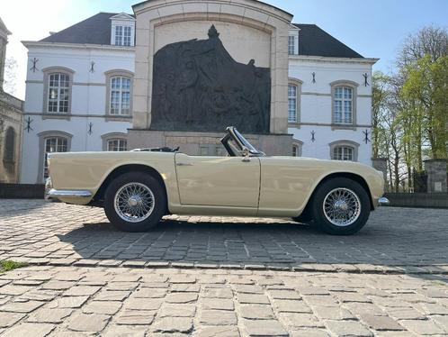 Triumph TR4, Auto's, Triumph, Particulier, TR4, Benzine, Cabriolet, 2 deurs, Handgeschakeld, Beige, Zwart, Leder, Achterwielaandrijving