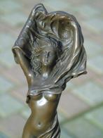 statue femme drapé nue en bronze sur marbre signé ., Bronze, Enlèvement ou Envoi