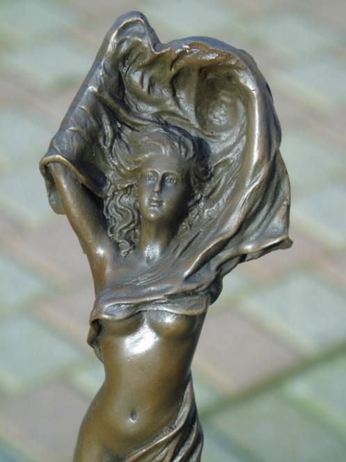 statue femme drapé nue en bronze sur marbre signé ., Antiquités & Art, Antiquités | Bronze & Cuivre, Bronze, Enlèvement ou Envoi