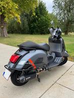 Vespa GTS SuperSport 300 full option, full blacked+extra's!, 300 cc, 12 t/m 35 kW, Sport, Particulier