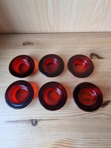 6 theelichtjeshouders rood beschikbaar voor biedingen