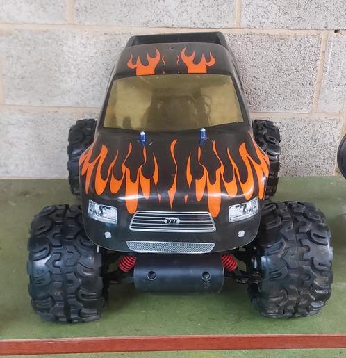 Monstertruck 2-taktmotor, Hobby en Vrije tijd, Modelbouw | Radiografisch | Auto's, Zo goed als nieuw, Ophalen