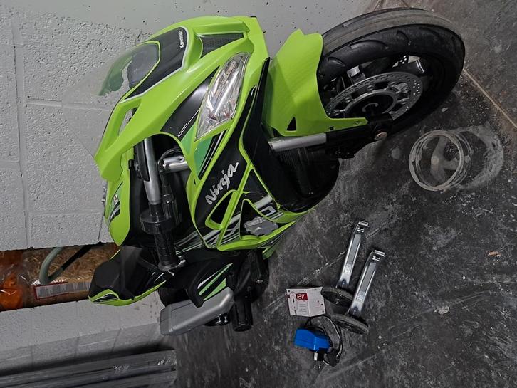 kawasaki electrique 12V, Hobby & Loisirs créatifs, Modélisme | Radiocommandé & Téléguidé | Voitures, Utilisé, Enlèvement