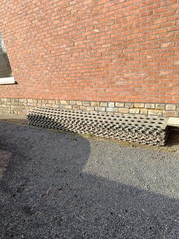 Stalen rijplaten  beschikbaar voor biedingen
