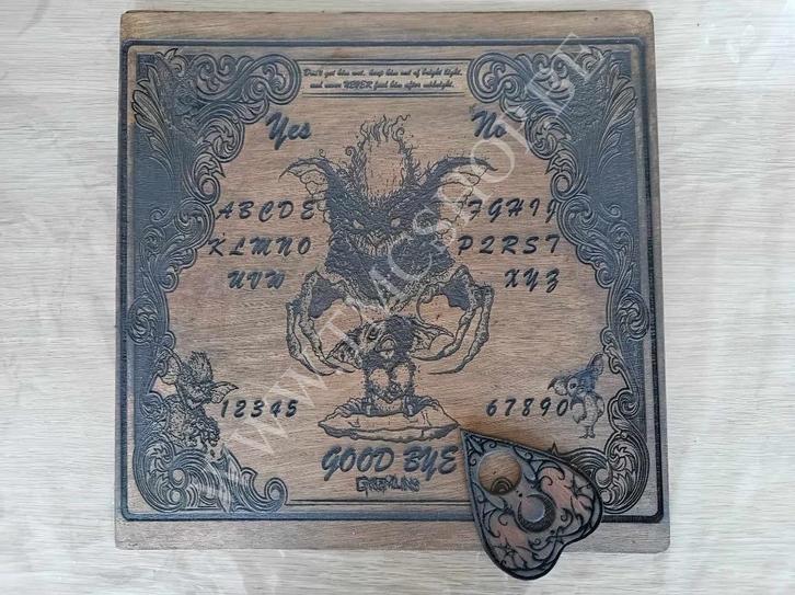 Gremlins Ouija Bord, Collectors Item van 1984. don't get the, Hobby en Vrije tijd, Gezelschapsspellen | Bordspellen, Nieuw, Ophalen of Verzenden