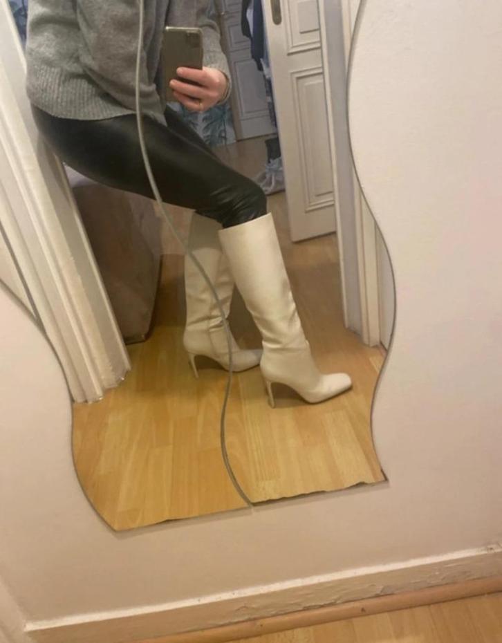 Gratis verzenden nieuwe witte leren blokhaklaarzen mt 37, Kleding | Dames, Schoenen, Nieuw, Hoge laarzen, Wit, Verzenden