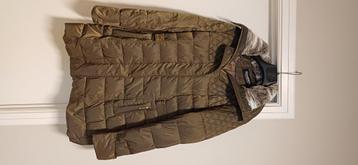 Bruine winter dames regenjas. beschikbaar voor biedingen