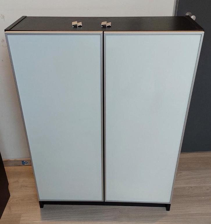 Bibliothèque Billy Ikea avec portes 106X80x30, Huis en Inrichting, Kasten | Boekenkasten, Zo goed als nieuw, 50 tot 100 cm, 100 tot 150 cm