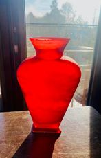 Vase vintage en verre mat rubis, Enlèvement ou Envoi