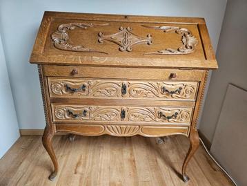 Antieke secretaire Louis XV-stijl beschikbaar voor biedingen