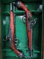 Réplique  Pistolet de duel de 1825 a vendre, Sports & Fitness, Accessoires de sport de tir, Comme neuf, Enlèvement ou Envoi