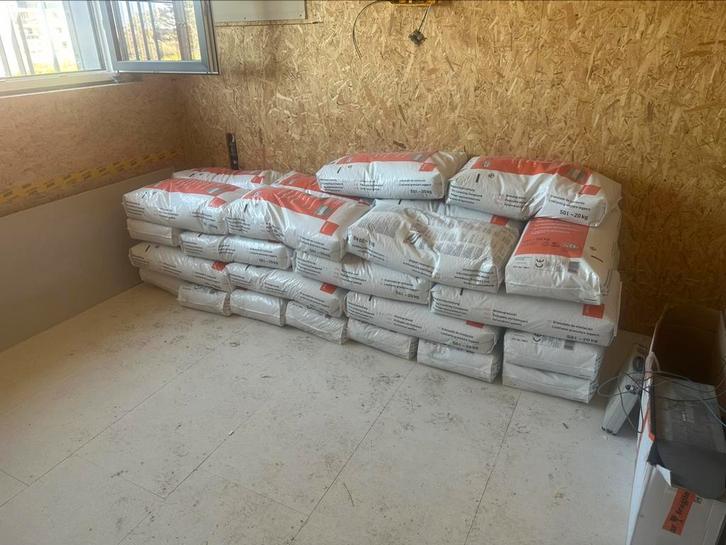 59 zakken Farmacel droge korrels en farmacel platen, Doe-het-zelf en Bouw, Overige Doe-Het-Zelf en Bouw, Zo goed als nieuw, Ophalen