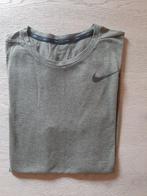 NIKE shirt maat small = 176, Kinderen en Baby's, Kinderkleding | Maat 176, Jongen, Gebruikt, Ophalen of Verzenden, Shirt of Longsleeve