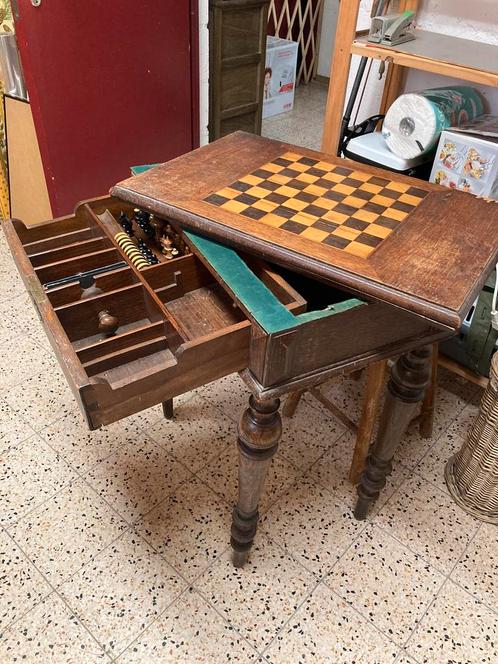 Ancienne table de jeux échecs, Antiquités & Art, Antiquités | Bureau & Affaires