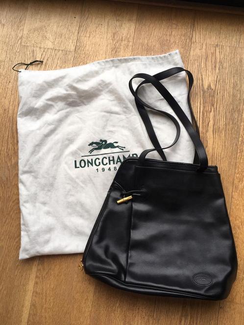 Longchamp schoudertas in generfd leder zgan, Handtassen en Accessoires, Tassen | Damestassen, Zo goed als nieuw, Handtas, Zwart