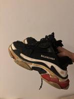 Balenciaga triple S, Ophalen, Gedragen, Balenciaga