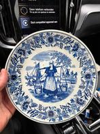 Delfts blauw bord, Enlèvement