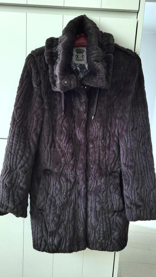 WINTERMANTEL IN IMITATIEBONT - MERK: DAMO, Kleding | Dames, Jassen | Winter, Zo goed als nieuw, Maat 42/44 (L), Bruin, Ophalen of Verzenden