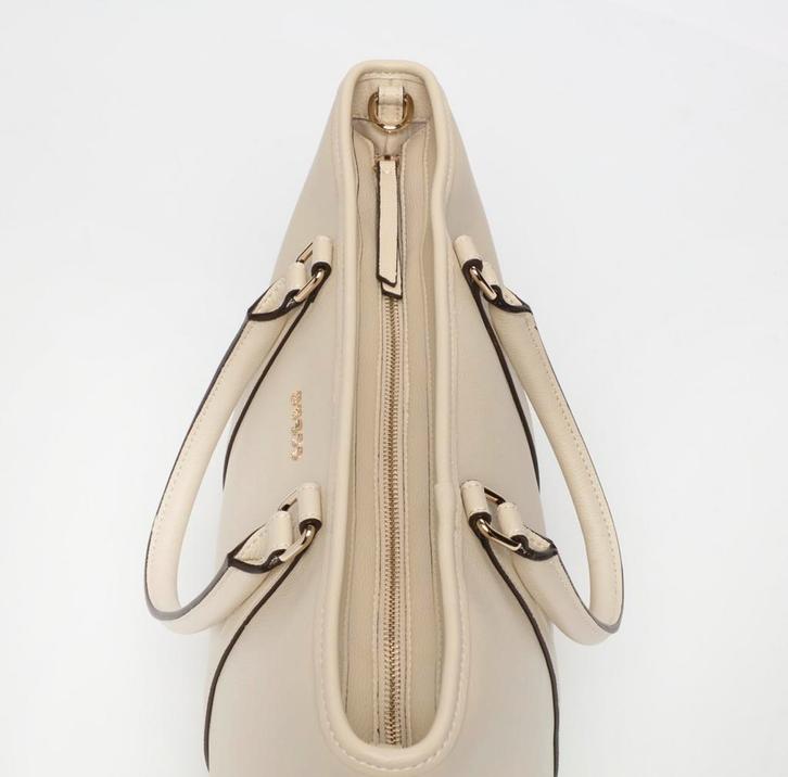 Sac Guess neuf 100% authentique, Bijoux, Sacs & Beauté, Sacs | Sacs à bandoulière, Neuf, Beige, Enlèvement ou Envoi