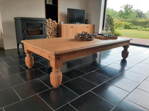 Authentieke rustieke salontafel van massief hout, Huis en Inrichting, Tafels | Salontafels, Zo goed als nieuw, Minder dan 50 cm