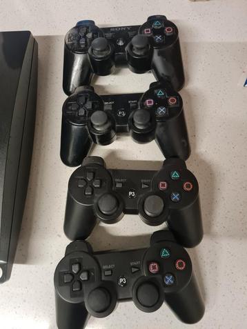Playstation 3 met 10 games en 4 controllers