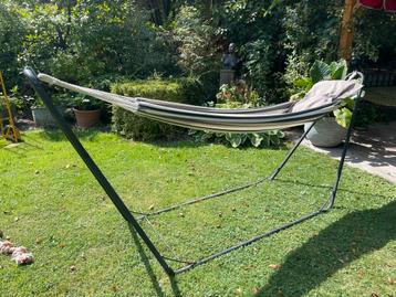 Hangmat met houder beschikbaar voor biedingen