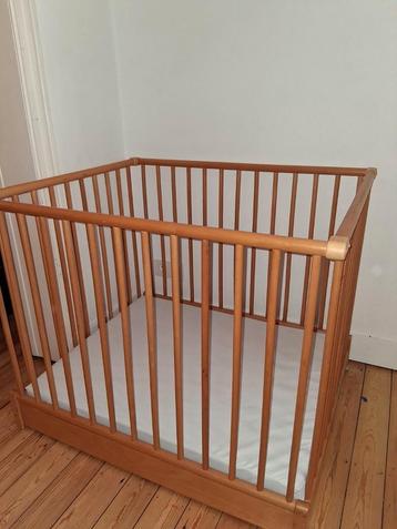 Houten babypark (2 hoogtes) beschikbaar voor biedingen