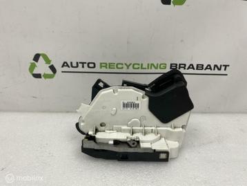 Portierslot Links Achter Volkswagen Polo 6R ORIG 6R4839015 beschikbaar voor biedingen