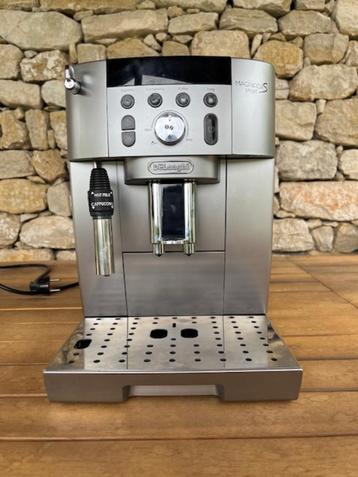Machine à café Delonghi Magnifica S Smart FEB 2533
