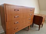 Retro jaren 70 ladenkast met 2 bijhorende nachttafels, Huis en Inrichting, Kasten | Ladekasten, Ophalen
