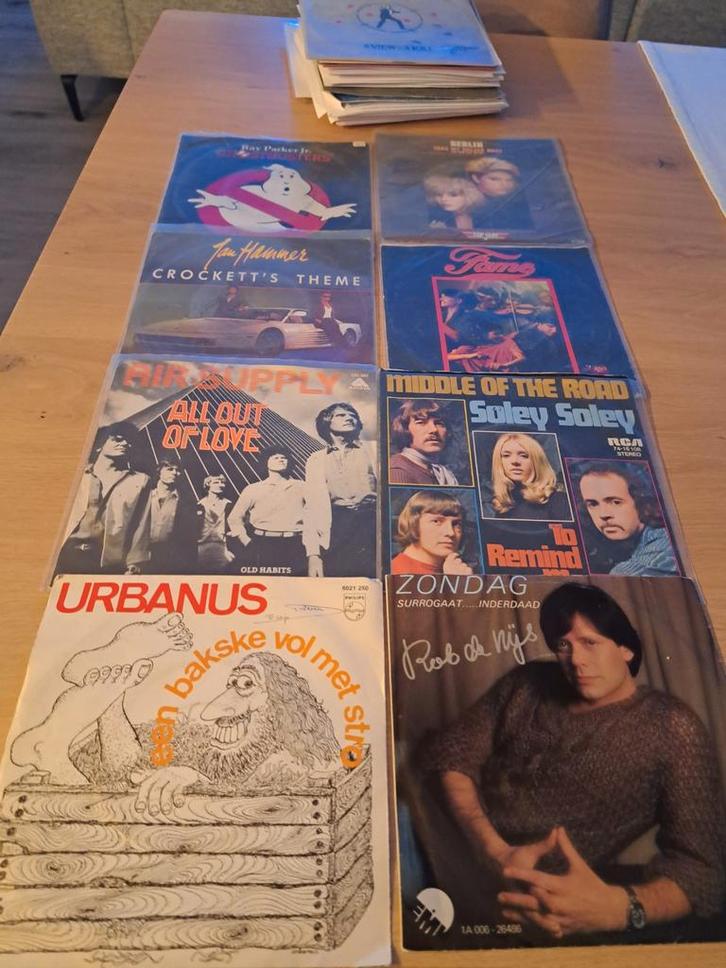 Lotje A van 40 singels met titelkaartjes voor op de jukebox., Cd's en Dvd's, Vinyl | Verzamelalbums, Ophalen of Verzenden