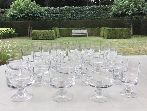 Set van 32 Kristallijn Glazen Boussu. Set/20€, Antiek en Kunst, Antiek | Glaswerk en Kristal, Ophalen